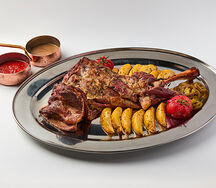 Лопатка ягненка запеченая в солевом панцире