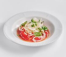 Салат с томатами и домашним сыром