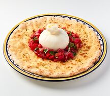 Фочачча с бурратой и томатами