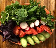 Букет из свежих овощей и зелени