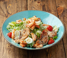 Салат Цезарь с курицей