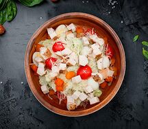 Салат Цезарь с курицей