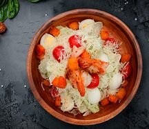 Салат Цезарь с креветками