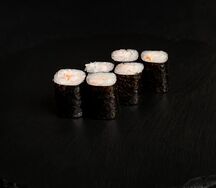 Мини-ролл с тигровой креветкой