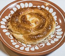 Запеченная Плацинда с брынзой и зеленым луком