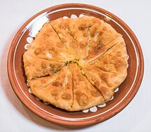 Жареная плацында с творогом и зеленью