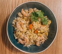 Рис Wok с креветками