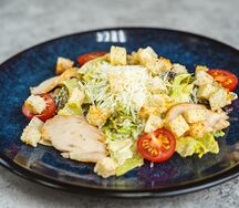 Цезарь с курицей