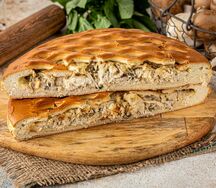 Половинка Пирога с курицей и грибами