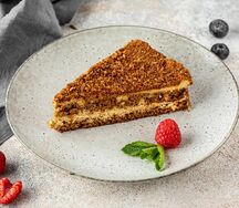 Пирожное Медовик