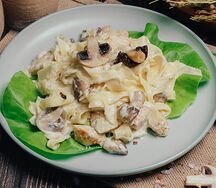 Фетучини с курицей и грибами