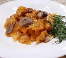 Капуста, тушенная с грибами