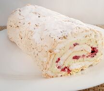 Рулет Меренговый с фисташковым кремом