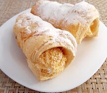 Пирожное Слоеная трубочка с белковым кремом