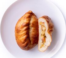 Пирожок с яблоками