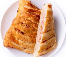Слойка с ветчиной и сыром