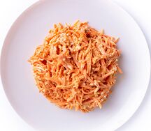 Салат Морковь с сыром и чесноком