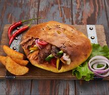 Шаурма в пите с телятиной и курицей