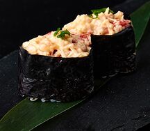 Гункан с крабом