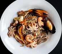 Соба с морепродуктами