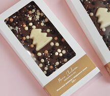 Молочный шоколад с елочкой 