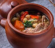 Шурпа в горшочке