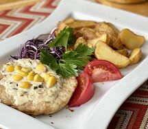 Куриная котлета с гарниром