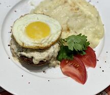 Котлета по-домашнему с гарниром