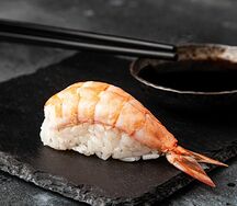 Суши с тигровой креветкой