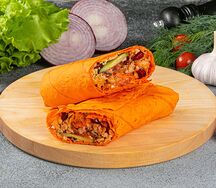Шаурма с курицей в сырном лаваше