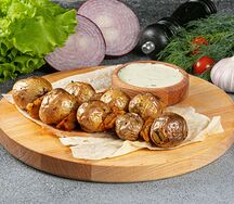 Молодой картофель с курдюком на мангале