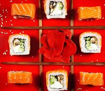 Fila много лосося и угря унаги-чиз Kiki