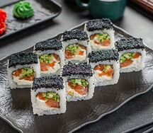 Калифорния с копченым лососем Fishka