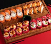 С опаленным лососем Легендарный сет от шефа