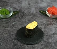 Гункан, запечённый с креветками