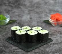 Мини ролл с огурцом
