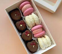 Набор из макарон (Земляничный Улун, Рафаэлло) и картошки S