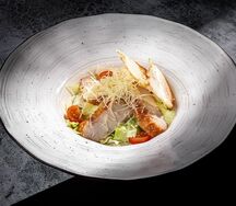 Салат Цезарь с курицей