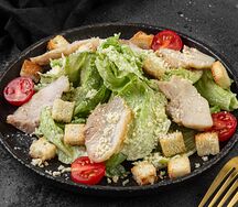 Салат Цезарь с курочкой