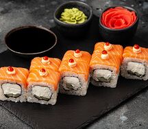 Ролл Филадельфия с копчёным лососем