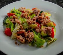 Салат с тунцом