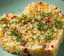 Отварной рис с овощами