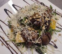 Салат Теплый салат с куриной печеню