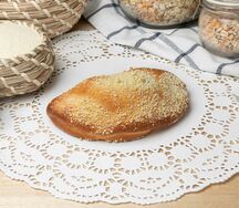 Булочка с клубникой