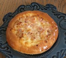 Пицца с ветчиной и сыром мини
