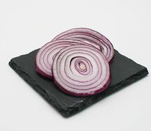 Лук красный