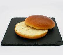 Булочка белая