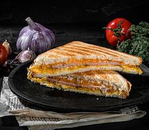 Сэндвич с ветчиной и сыром