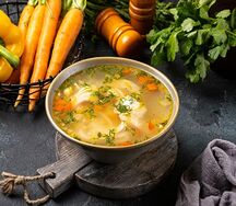 Куриный суп с лапшой