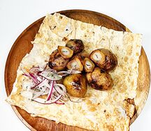 Картошка на мангале с курдюком